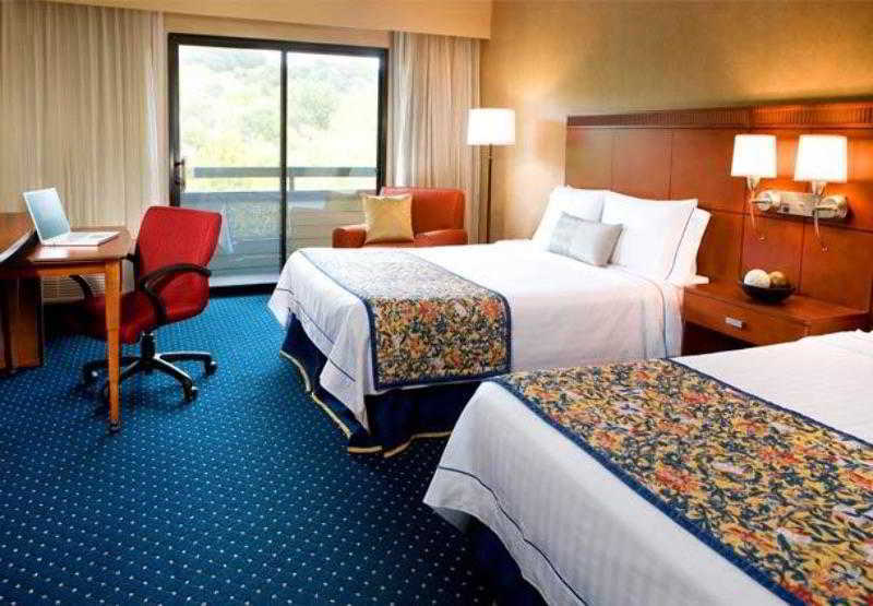 Courtyard Dallas Addison Midway Экстерьер фото