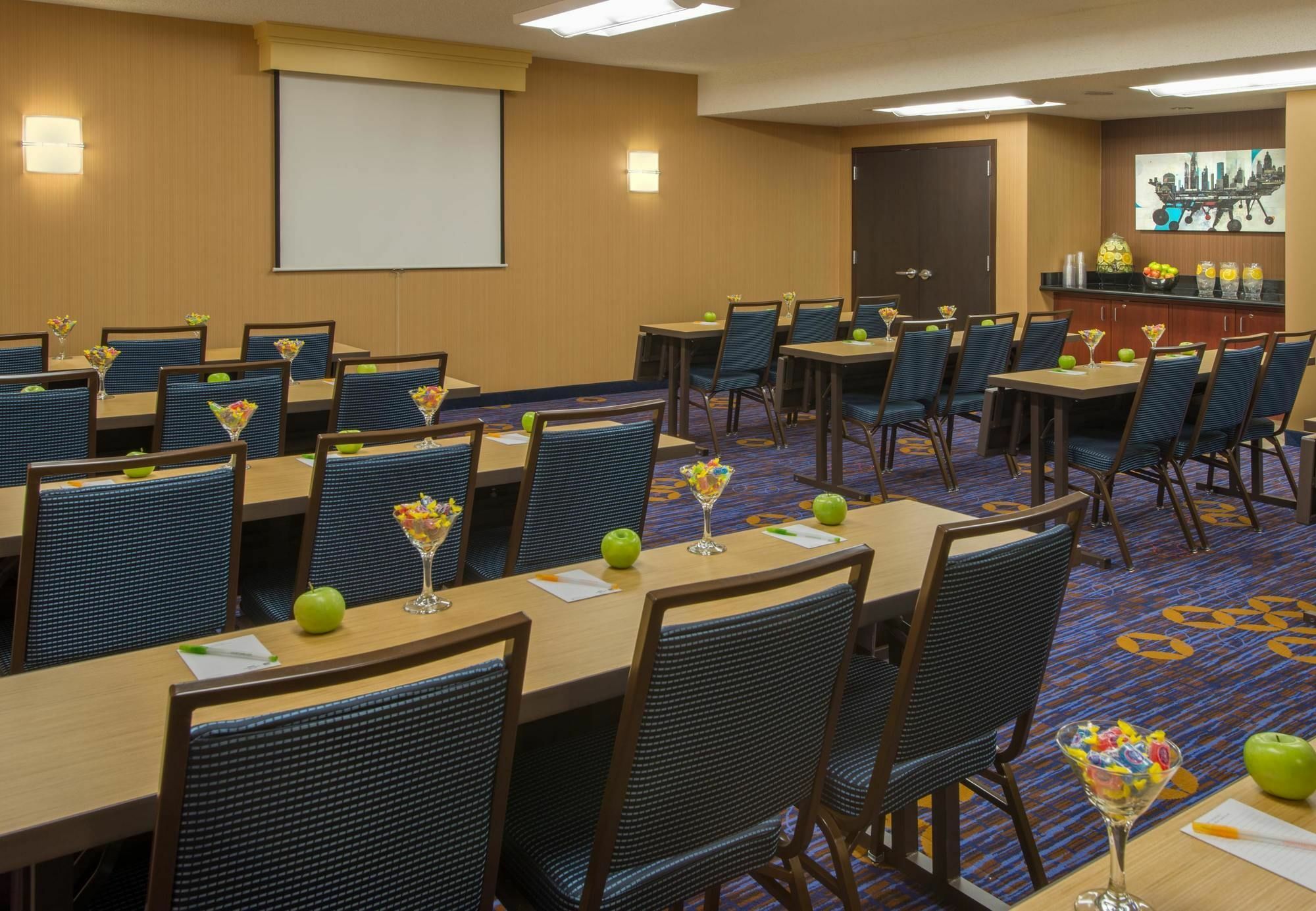 Courtyard Dallas Addison Midway Экстерьер фото